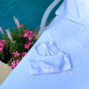 LULULEMON ENERGY BRA - Medium Support Bright White Size 4